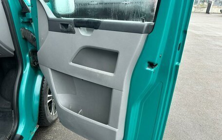 Volkswagen Transporter T5 рестайлинг, 2006 год, 800 000 рублей, 7 фотография