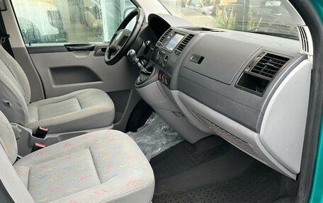 Volkswagen Transporter T5 рестайлинг, 2006 год, 800 000 рублей, 10 фотография