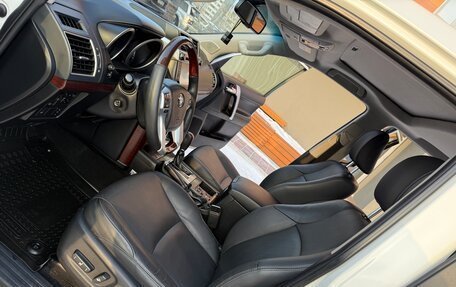 Toyota Land Cruiser Prado 150 рестайлинг 2, 2014 год, 4 250 000 рублей, 28 фотография