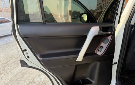 Toyota Land Cruiser Prado 150 рестайлинг 2, 2014 год, 4 250 000 рублей, 30 фотография