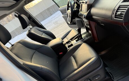 Toyota Land Cruiser Prado 150 рестайлинг 2, 2014 год, 4 250 000 рублей, 36 фотография