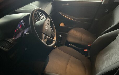 Hyundai Solaris II рестайлинг, 2015 год, 980 000 рублей, 10 фотография