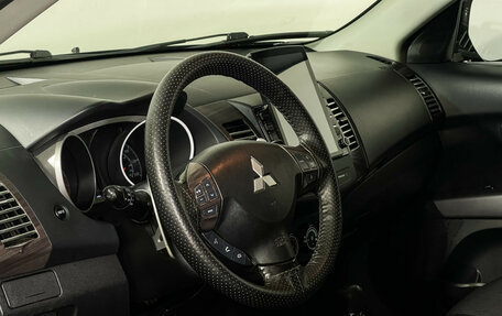 Mitsubishi Outlander III рестайлинг 3, 2011 год, 1 750 000 рублей, 13 фотография