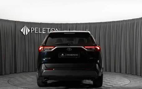 Toyota RAV4, 2021 год, 3 570 000 рублей, 6 фотография