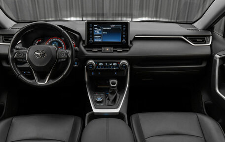 Toyota RAV4, 2021 год, 3 570 000 рублей, 10 фотография