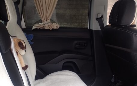 Mitsubishi Outlander III рестайлинг 3, 2012 год, 1 300 000 рублей, 7 фотография