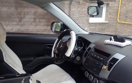 Mitsubishi Outlander III рестайлинг 3, 2012 год, 1 300 000 рублей, 8 фотография