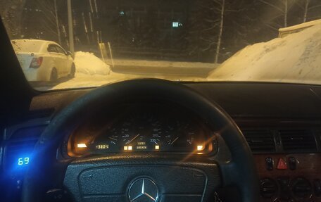 Mercedes-Benz E-Класс, 1996 год, 200 000 рублей, 7 фотография