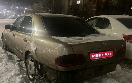 Mercedes-Benz E-Класс, 1996 год, 200 000 рублей, 2 фотография