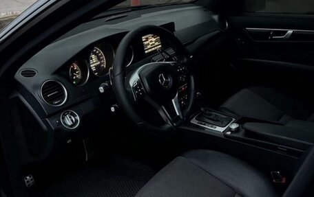 Mercedes-Benz C-Класс, 2013 год, 2 000 000 рублей, 4 фотография