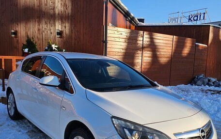 Opel Astra J, 2011 год, 850 000 рублей, 4 фотография