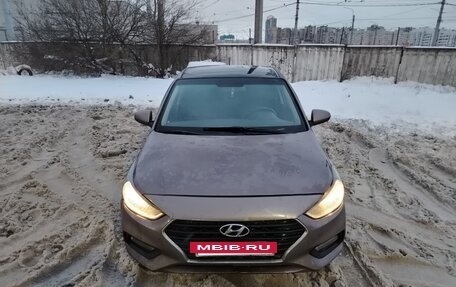 Hyundai Solaris II рестайлинг, 2018 год, 880 000 рублей, 2 фотография