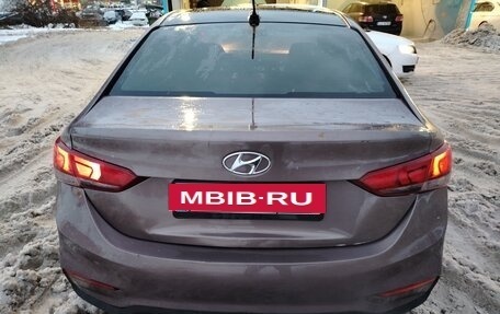 Hyundai Solaris II рестайлинг, 2018 год, 880 000 рублей, 6 фотография