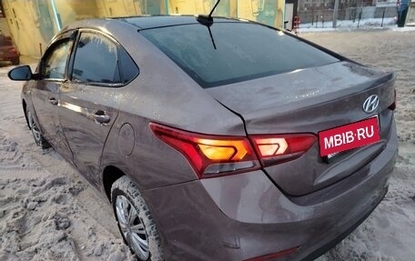 Hyundai Solaris II рестайлинг, 2018 год, 880 000 рублей, 5 фотография