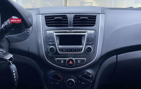 Hyundai Solaris II рестайлинг, 2016 год, 555 000 рублей, 18 фотография