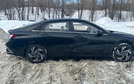 Hyundai Elantra, 2023 год, 2 370 000 рублей, 2 фотография