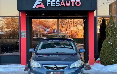 Opel Astra J, 2011 год, 620 000 рублей, 2 фотография