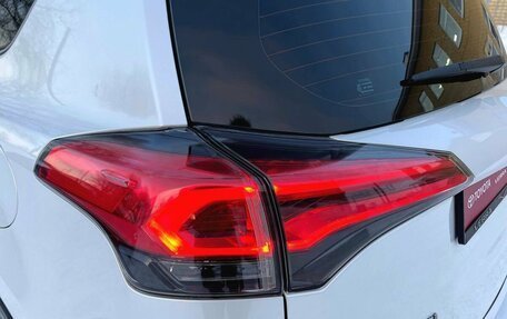 Toyota RAV4, 2019 год, 2 800 000 рублей, 14 фотография