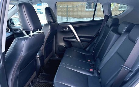 Toyota RAV4, 2019 год, 2 800 000 рублей, 20 фотография