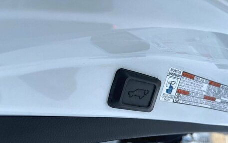 Toyota RAV4, 2019 год, 2 800 000 рублей, 22 фотография