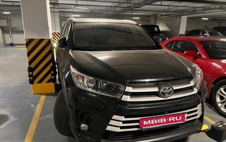 Toyota Highlander III, 2018 год, 3 200 000 рублей, 2 фотография