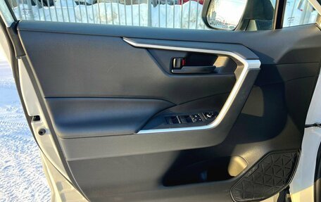 Toyota RAV4, 2023 год, 3 500 000 рублей, 14 фотография