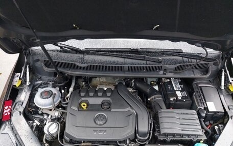 Volkswagen Touran III, 2019 год, 1 850 000 рублей, 5 фотография