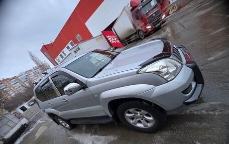 Toyota Land Cruiser Prado 120 рестайлинг, 2004 год, 1 600 000 рублей, 14 фотография