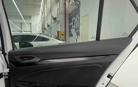 Volkswagen Golf VIII, 2023 год, 2 380 000 рублей, 7 фотография