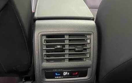 Volkswagen Golf VIII, 2023 год, 2 380 000 рублей, 21 фотография