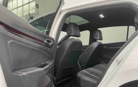 Volkswagen Golf VIII, 2023 год, 2 380 000 рублей, 19 фотография