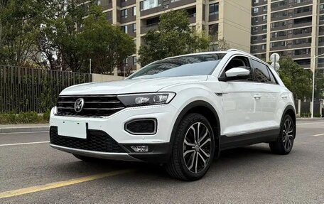 Volkswagen T-Roc I, 2022 год, 1 995 000 рублей, 1 фотография