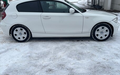 BMW 1 серия, 2011 год, 850 000 рублей, 6 фотография