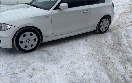 BMW 1 серия, 2011 год, 850 000 рублей, 4 фотография