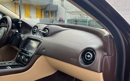 Jaguar XJ IV (X351), 2011 год, 1 700 000 рублей, 10 фотография