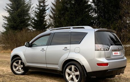 Mitsubishi Outlander III рестайлинг 3, 2008 год, 700 000 рублей, 7 фотография