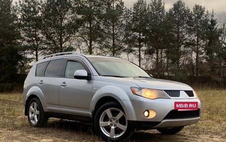 Mitsubishi Outlander III рестайлинг 3, 2008 год, 700 000 рублей, 5 фотография