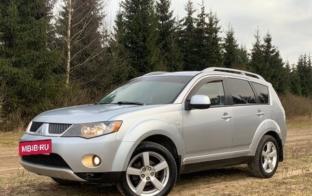Mitsubishi Outlander III рестайлинг 3, 2008 год, 700 000 рублей, 6 фотография