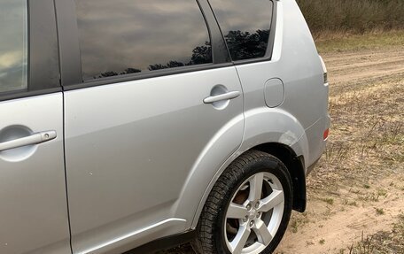 Mitsubishi Outlander III рестайлинг 3, 2008 год, 700 000 рублей, 23 фотография