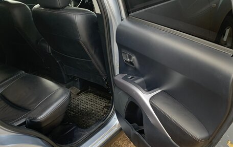 Mitsubishi Outlander III рестайлинг 3, 2008 год, 700 000 рублей, 30 фотография