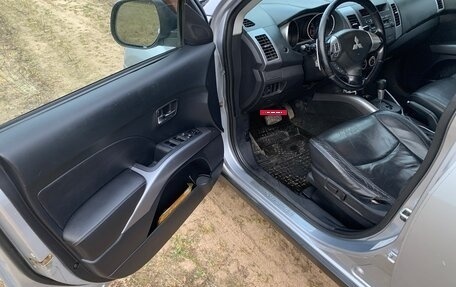 Mitsubishi Outlander III рестайлинг 3, 2008 год, 700 000 рублей, 27 фотография