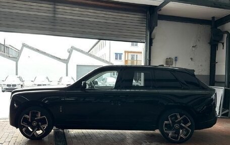 Rolls-Royce Cullinan, 2025 год, 75 000 000 рублей, 4 фотография
