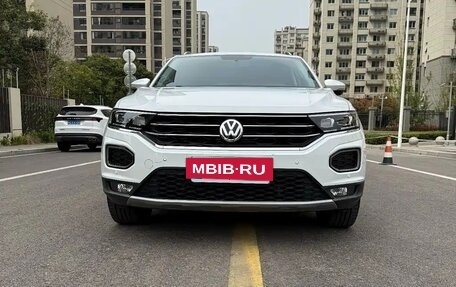 Volkswagen T-Roc I, 2022 год, 1 995 000 рублей, 2 фотография