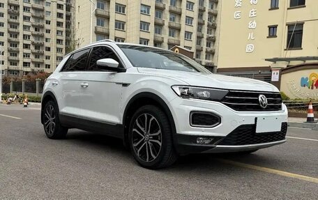 Volkswagen T-Roc I, 2022 год, 1 995 000 рублей, 3 фотография