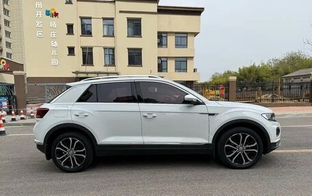 Volkswagen T-Roc I, 2022 год, 1 995 000 рублей, 4 фотография