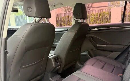 Volkswagen T-Roc I, 2022 год, 1 995 000 рублей, 6 фотография