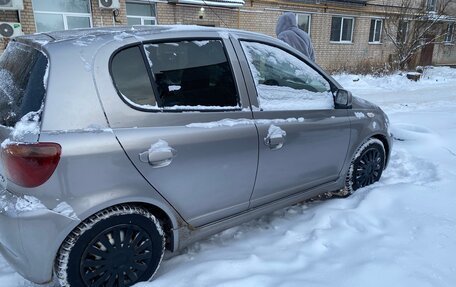 Toyota Yaris I рестайлинг, 2001 год, 270 000 рублей, 1 фотография