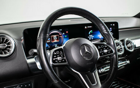 Mercedes-Benz GLB, 2020 год, 3 330 000 рублей, 13 фотография