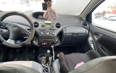 Toyota Yaris I рестайлинг, 2001 год, 270 000 рублей, 5 фотография