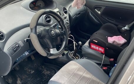 Toyota Yaris I рестайлинг, 2001 год, 270 000 рублей, 4 фотография